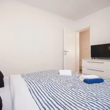 Luka Appartement Vir