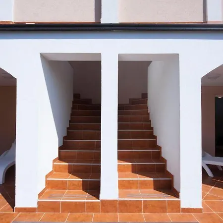 Luka Apartament *