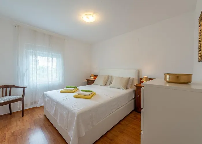 Luka Apartman Vir
