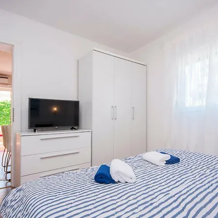 Luka Apartment