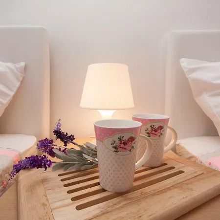 Luka Apartment Vir