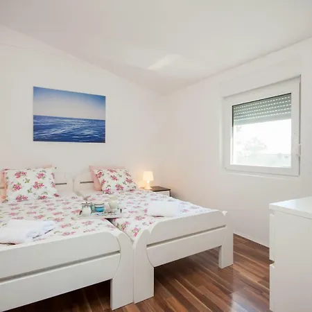 Luka דירה ויר