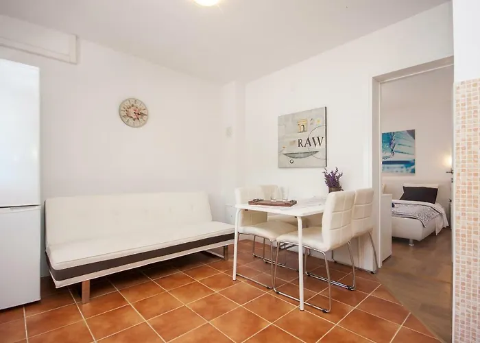 Luka Apartamento Vir