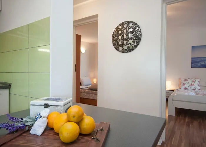 Luka Apartamento Vir